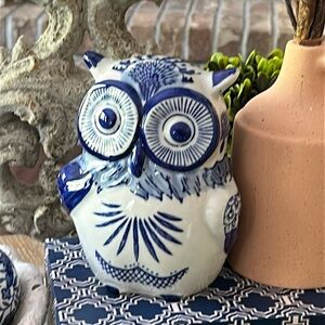 NEW Vintage Inspired Blue & White Chinoiserie Ceramic Woodland Forest Owl